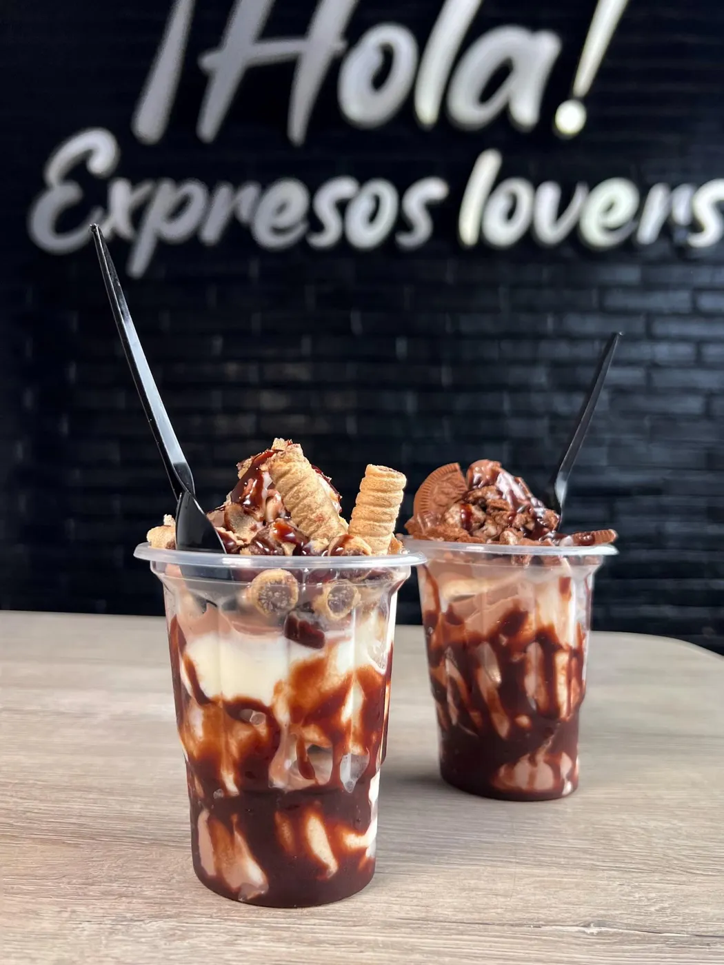 Frappés con toppings de galleta y chocolate
